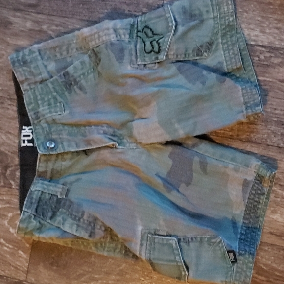Fox Cargo Shorts - Picture 1 of 6